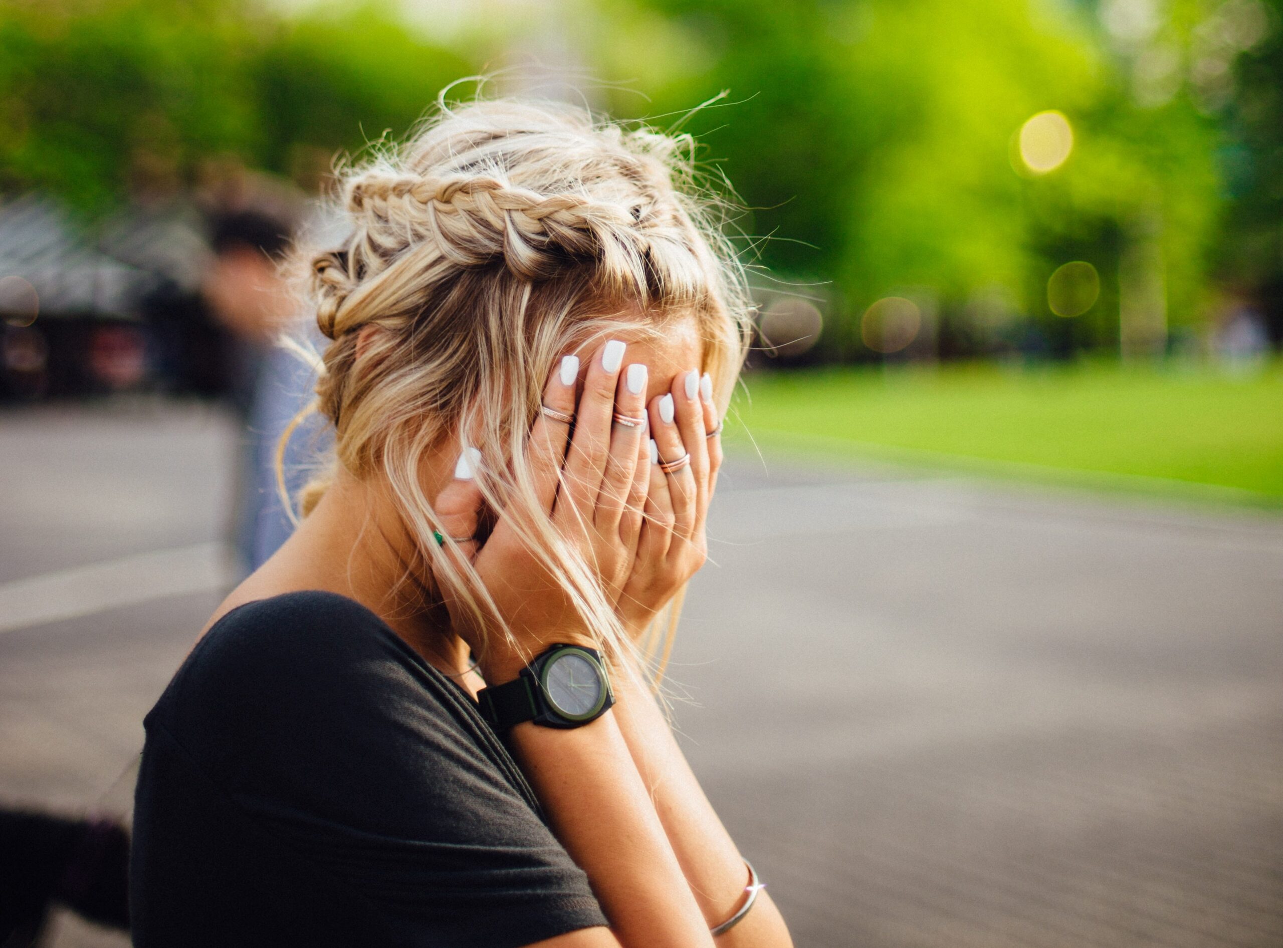 Wat betekent cringe en awkward?